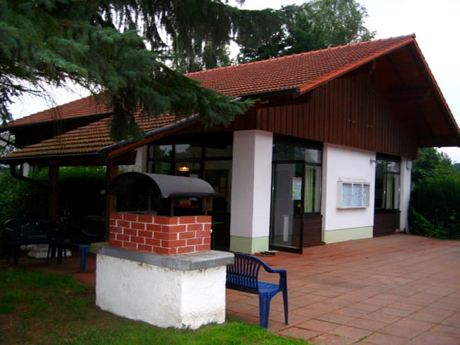 Das Tennisheim des TC Grün-Weiß