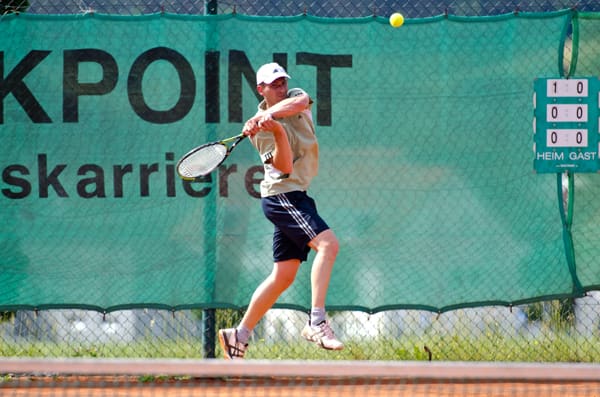 Bild zum Beitrag „Lupenreines 9:0 – TC klettert auf Platz 2“