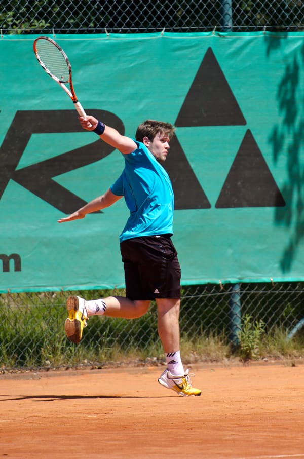 Bild zum Beitrag „Lupenreines 9:0 – TC klettert auf Platz 2“